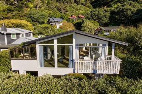 Photo of property in 447 Muritai Road, Eastbourne, Lower Hutt, 5013