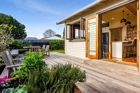 Photo of property in 37 Ballance Street, Lower Vogeltown, New Plymouth, 4310