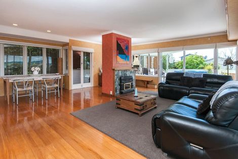 Photo of property in 80 Marine Parade, Mellons Bay, Auckland, 2014