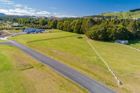 Photo of property in 18 Lancewood Way, Kinloch, Taupo, 3377