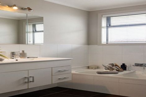 Photo of property in 29 Richmond Street, Cambridge, 3434