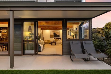 Photo of property in 14 Oregon Drive, Kelvin Heights, Queenstown, 9300