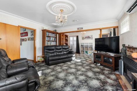 Photo of property in 37 Laurie Avenue, Papakura, 2110