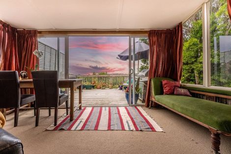 Photo of property in 26b Tower Hill, Stanmore Bay, Whangaparaoa, 0930