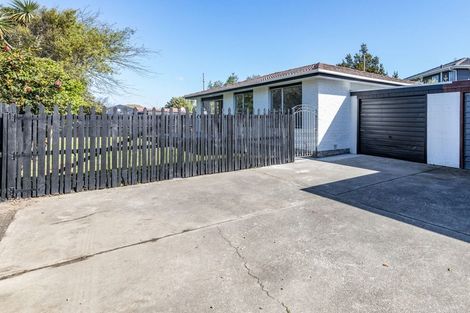 Photo of property in 2/3 Sequoia Place, Parklands, Christchurch, 8083