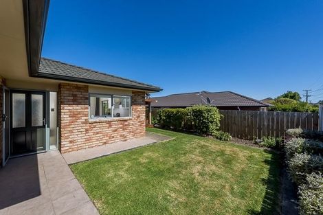 Photo of property in 2a Renata Crescent, Te Atatu Peninsula, Auckland, 0610
