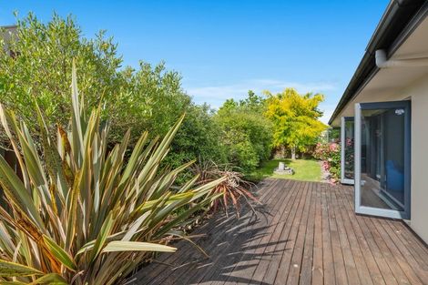 Photo of property in 28 Holden Avenue, Holdens Bay, Rotorua, 3010