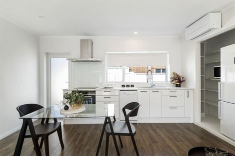 Photo of property in 2/26 Manly Esplanade, Browns Bay, Auckland, 0630
