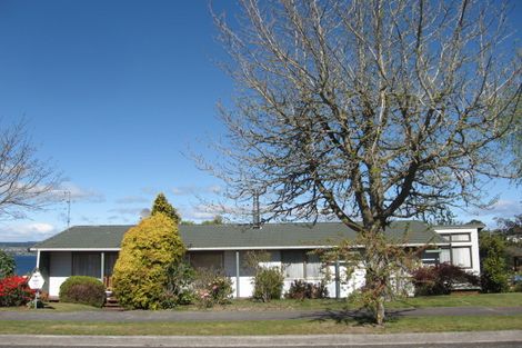 Photo of property in 6 Dorothy Drive, Acacia Bay, Taupo, 3330