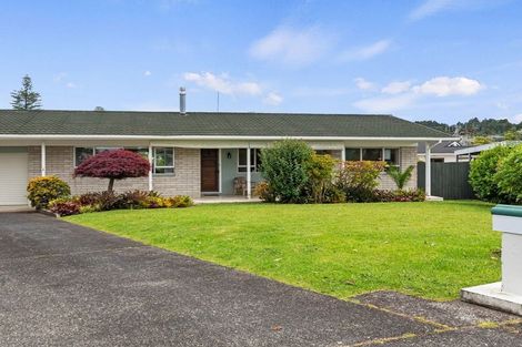 Photo of property in 12 Windsor Avenue, Waikanae, 5036