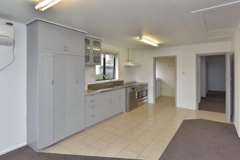 Photo of property in 33 Bournemouth Crescent, Aranui, Christchurch, 8061