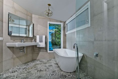 Photo of property in 63 Tiri Road, Manly, Whangaparaoa, 0930