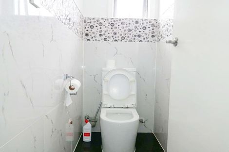 Photo of property in 18 Jamaica Place, Blockhouse Bay, Auckland, 0600