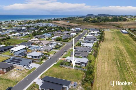 Photo of property in 37 Reel Road, Waihi Beach, 3611