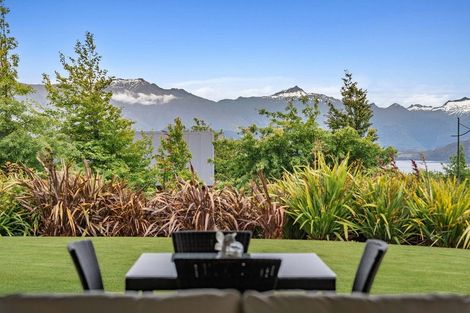 Photo of property in 70 Forest Heights, Wanaka, 9305
