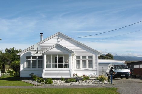 Photo of property in 38 Disraeli Street, Westport, 7825