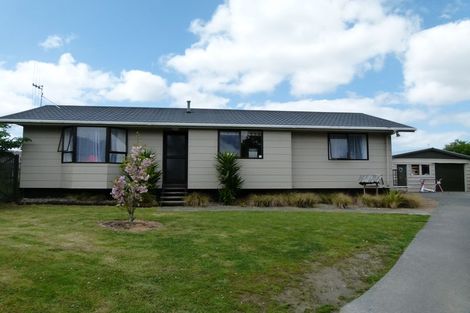 Photo of property in 21 Peppertree Glade, Kelvin Grove, Palmerston North, 4414