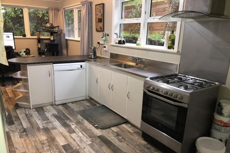 Photo of property in 32 Logie Street, Stokes Valley, Lower Hutt, 5019