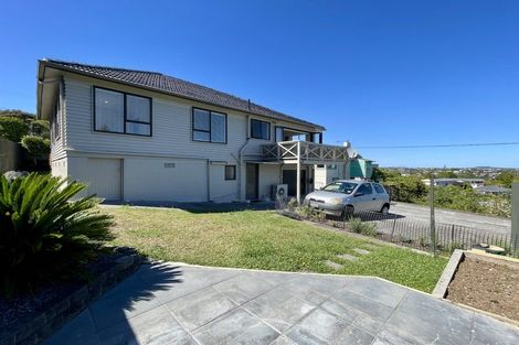Photo of property in 2/5 Howard Road, Northcote, Auckland, 0627