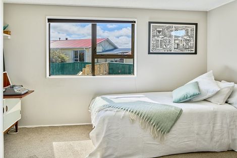 Photo of property in 33 Clipper Street, Titahi Bay, Porirua, 5022