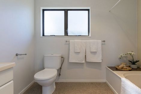 Photo of property in 2/10 Koha Road, Taupo, 3330