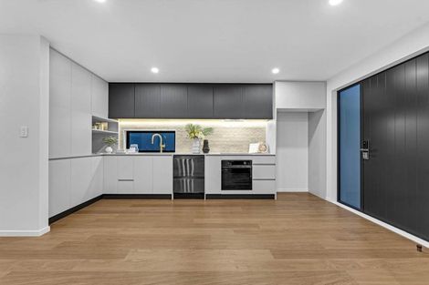 Photo of property in 21e Knights Road, Rothesay Bay, Auckland, 0630