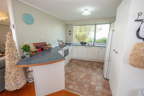 Photo of property in 2 Dudley Crescent, Cable Bay, 0420
