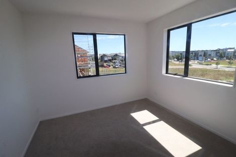 Photo of property in 4 Autumn Blaze Street, Hobsonville, Auckland, 0616