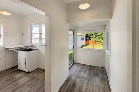 Photo of property in 2/4 Rodney Street, Waiwhetu, Lower Hutt, 5010