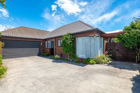 Photo of property in 2/9a Chilcombe Street, Ilam, Christchurch, 8041