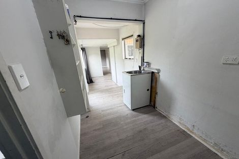 Photo of property in 68 Woodside Road, Massey, Auckland, 0614