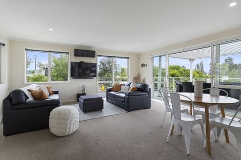Photo of property in 100 Estuary View, Whangamata, 3620