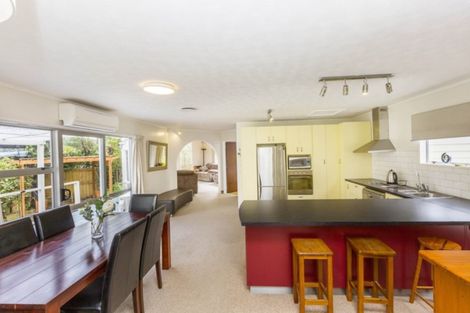 Photo of property in 2 Serenity Grove, Maoribank, Upper Hutt, 5018