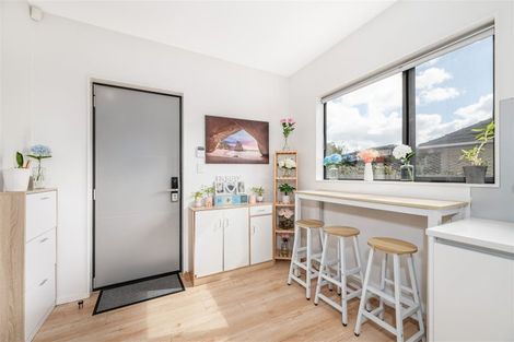 Photo of property in 113b Wharf Road, Te Atatu Peninsula, Auckland, 0610