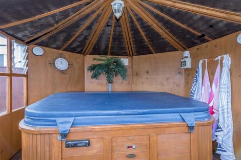 Photo of property in 6 Barry Curtis Place, Levin, 5510