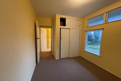 Photo of property in 17 Ellice Road, Totara Vale, Auckland, 0629