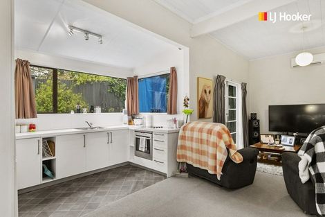 Photo of property in 11 Aitken Place, Mornington, Dunedin, 9011