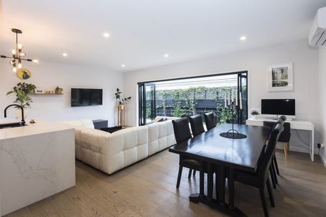 Photo of property in 658b Barbadoes Street, Edgeware, Christchurch, 8013