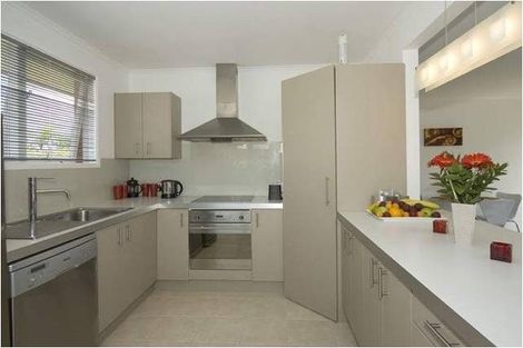 Photo of property in 2/48 Gordon Avenue, Milford, Auckland, 0620