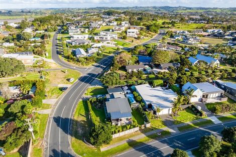 Photo of property in 46 Moir Point Road, Mangawhai Heads, Mangawhai, 0505