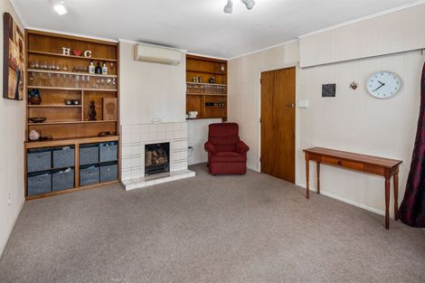 Photo of property in 103 Kenmore Street, Newlands, Wellington, 6037