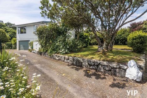 Photo of property in 65 Gloaming Hill, Titahi Bay, Porirua, 5022