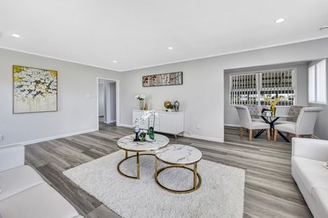 Photo of property in 17 Oxford Road, Manurewa, Auckland, 2102