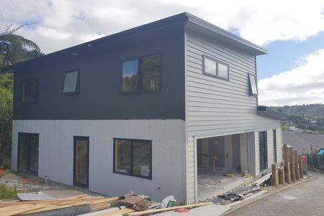 Photo of property in 9 Lowry Heights, Stokes Valley, Lower Hutt, 5019