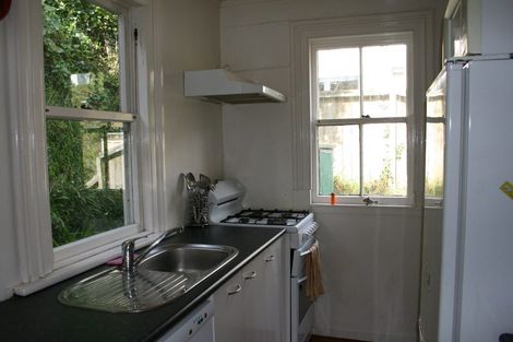 Photo of property in 143 Wadestown Road, Wadestown, Wellington, 6012