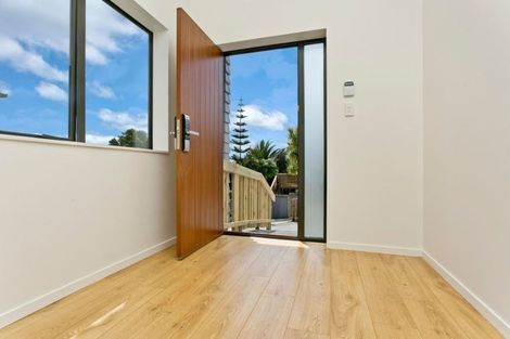 Photo of property in 62 Verran Road, Birkdale, Auckland, 0626