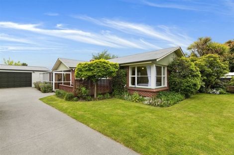 Photo of property in 4 Kingsgate Place, Burnside, Christchurch, 8053