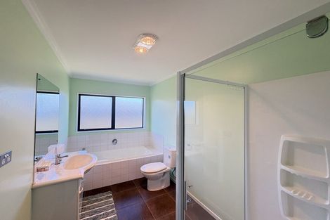 Photo of property in 53 Makora Road, Massey, Auckland, 0614