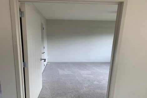 Photo of property in 20 Malin Place, Pinehill, Auckland, 0632