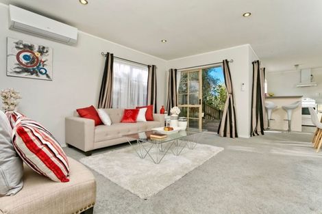 Photo of property in 4 Owl Court, Unsworth Heights, Auckland, 0632